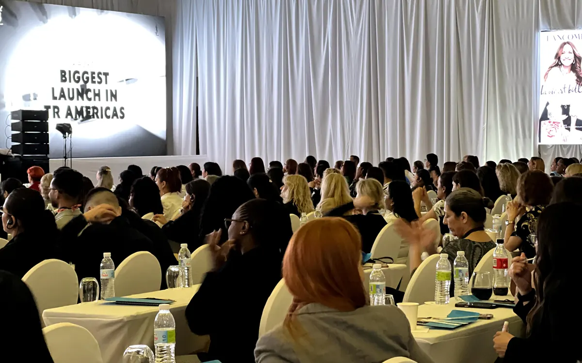 Congreso o seminario con audiencia e interpretación simultánea en Santo Domingo